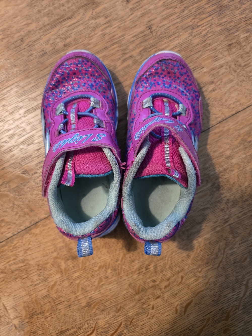 Skechers Pink Light-Up Kids Sneakers. Size 8